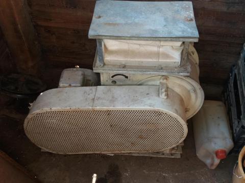 Nyíregyházán ventilátorok,  porleválasztók,  villanymotorok,  húskampók eladó Nyíregyházán ventilátorok,  porleválasztók,  villanymotorok,  húskampók eladó