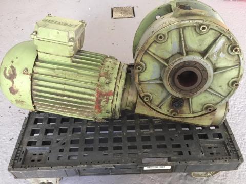 SEVER 3kW-os hajtóműves villanymotor, csigás derékszöghajtóművel SEVER 3kW-os hajtóműves villanymotor, csigás derékszöghajtóművel