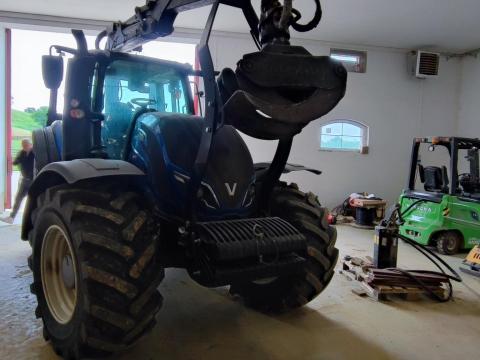VALTRA T234 A + JAKE 804 VALTRA T234 A + JAKE 804