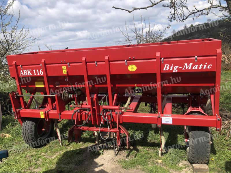 ABK-116 Big Matic 6 soros,  hidraulikusan felcsukható két szélsősor