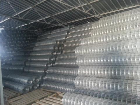 Drótfonat,  vadháló,  drótháló,  kerítésoszlop,  pengés drót,  kapu