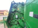 John Deere 852 bálázó