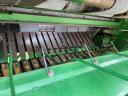 John Deere 852 bálázó