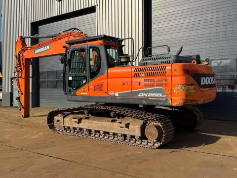 Doosan DX255NLC-5 / 2019 / N/A üzemóra / Lízing 20%-tól Doosan DX255NLC-5 / 2019 / N/A üzemóra / Lízing 20%-tól