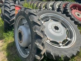 ÁPOLÓKERÉK,  MŰVELŐKERÉK garnitúra FERGUSON,  CLAAS,  FENDT,  JOHN DEERE stb. 300/95r46 és