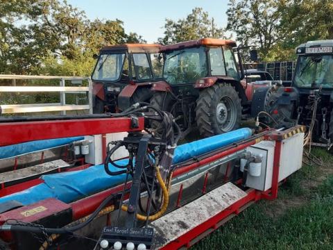 Traktoros idénymunka rázógép üzemeltetésre Traktoros idénymunka rázógép üzemeltetésre