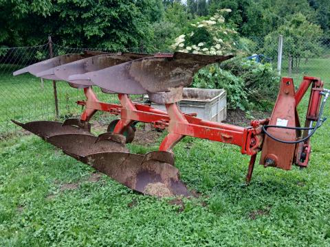 Kverneland váltvaforgató eke Kverneland váltvaforgató eke