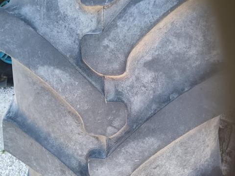 18,4 R 34 Belshina gumi 15,5 - 38 MTZ traktor 18,4 R 34 Belshina gumi 15,5 - 38 MTZ traktor