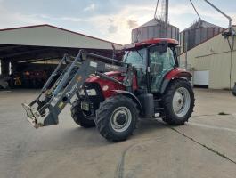 Case IH Maxxum 115 homlokrakodóval