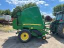 John Deere 854 MaxiCut bálázó