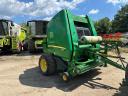 John Deere 854 MaxiCut bálázó
