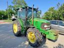 John Deere 5720