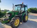 John Deere 5720