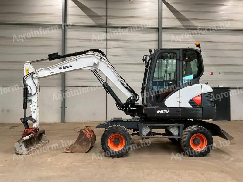 Bobcat E 57 W / 2017 / 3 659 h üzemóra / Lízing 20%-tól
