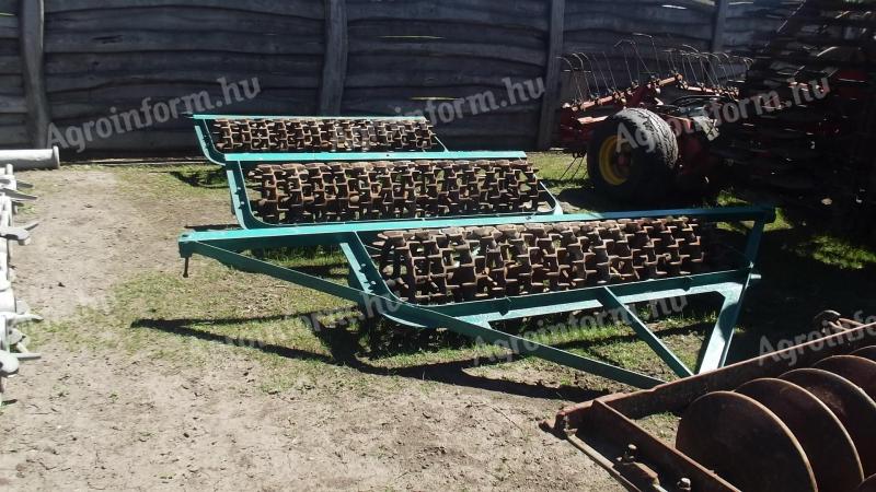 Eladó 5,7 méter munkaszélességű Crosskill henger