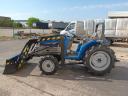 Iseki TF223 összkerékhajtású,  szervokormányos,  háromhengeres 22 LE traktor homlokrakodóval