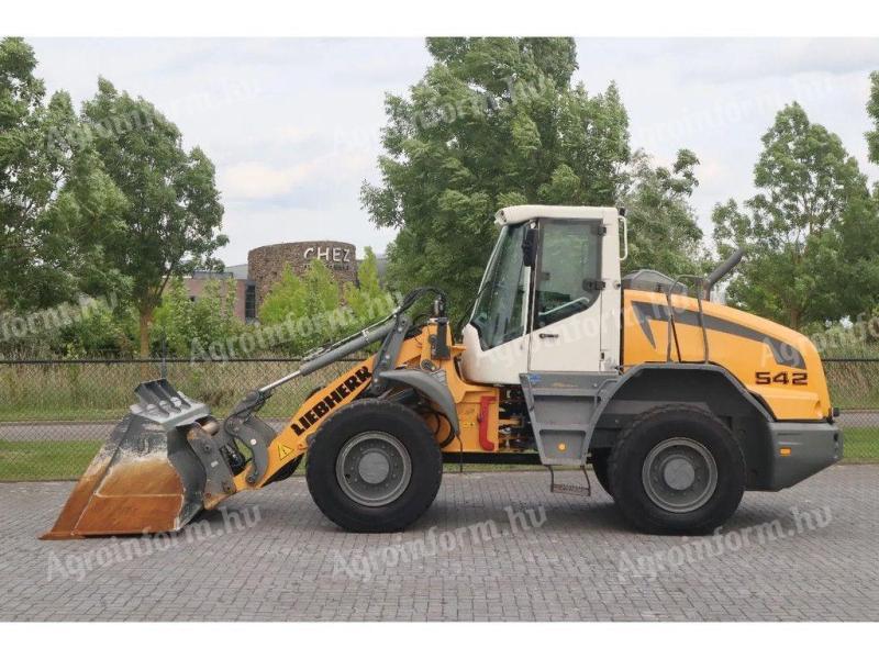 Liebherr L542 | 40 km/h | BBS | 2015 | 7.826 üzemóra | Lízing 20%-tól