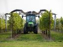 ÚJ DEUTZ-FAHR 5095 DF (95 LE) KESKENY NYOMTÁVÚ SZŐLÉSZETI GYÜMÖLCSÖS TRAKTOR KÉSZLETRŐL