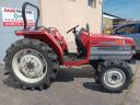 Mitsubishi MT30D irányváltós,  szervós,  összkerékhajtású,  négyhengeres,  30 LE traktor