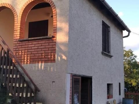 Tata Látóhegyen zártkerti telek+ház Tata Látóhegyen zártkerti telek+ház