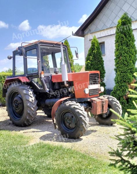 Eladó: MTZ-82 és további munkaeszközök
