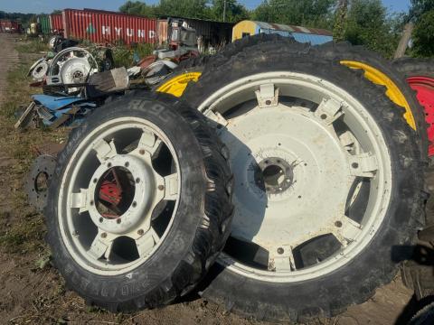 ÁPOLÓKERÉK,  MŰVELŐKERÉK garnitúra NEW HOLLAND,  CASE stb. 270/95R48 és 270/95R32 ÁPOLÓKERÉK,  MŰVELŐKERÉK garnitúra NEW HOLLAND,  CASE stb. 270/95R48 és 270/95R32