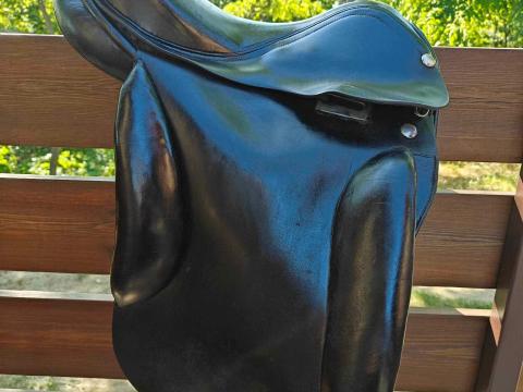 16,5 Brandt díjlovas nyereg 16,5 Brandt díjlovas nyereg