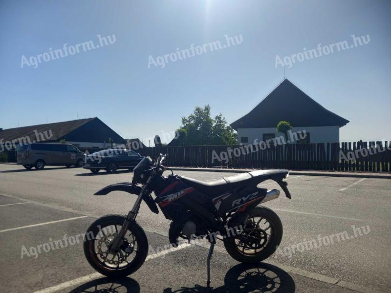 Motohispania RYZ 50