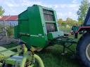 John Deere bálázó