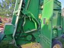 John Deere bálázó