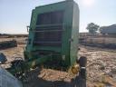 John Deere 590 bálázó