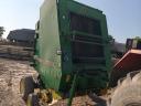 John Deere 590 bálázó