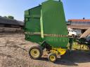 John Deere 590 bálázó