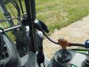 Deutz-Fahr K100 traktor Stoll homlokrakodóval