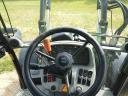 Deutz-Fahr K100 traktor Stoll homlokrakodóval