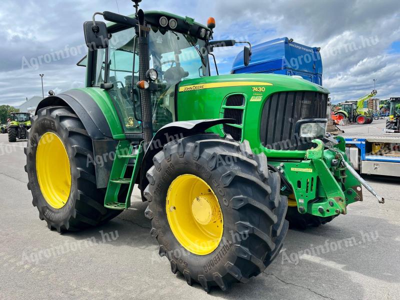 John Deere 7430 Autopower traktor