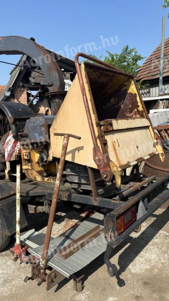 Gallydaráló vontatható,  önálló dízel 25 LE motorral
