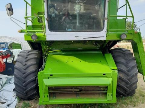 Claas Dominator 106 Claas Dominator 106