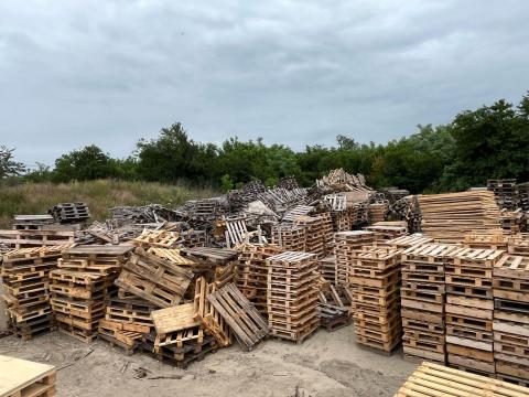 Tüzifa, alapanyag, bútor stb. Tüzifa, alapanyag, bútor stb.