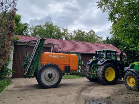 Permetező UG 3000/18 – Megbízható, rendszeresen karbantartott szántóföldi permetező eladó Permetező UG 3000/18 – Megbízható, rendszeresen karbantartott szántóföldi permetező eladó