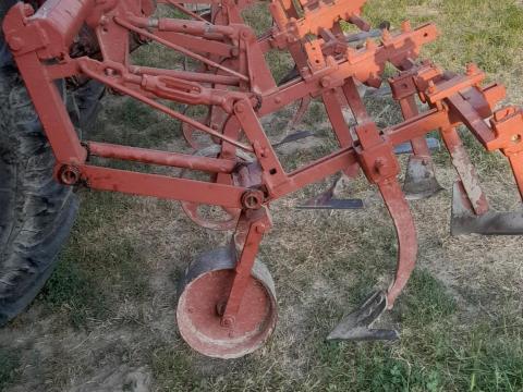 5 soros szántóföldi kultivátor 5 soros szántóföldi kultivátor