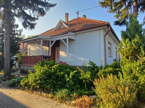 Családi ház gazdasági épületekkel, 6261 négyzetméteres telekkel eladó Családi ház gazdasági épületekkel, 6261 négyzetméteres telekkel eladó