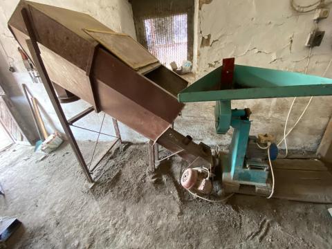 Terménydaráló keverővel ELADÓ Terménydaráló keverővel ELADÓ