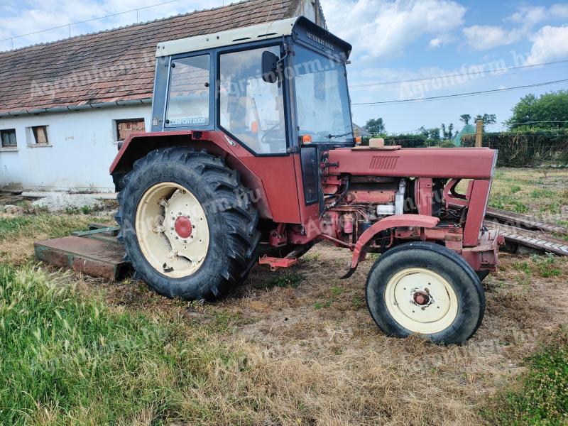 Eladó IH 744 STAVOSTROJ MIDLUM motorhibás!!!