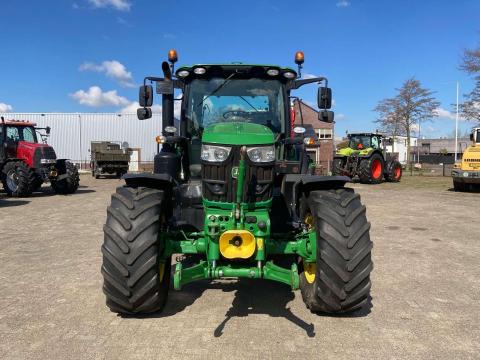 John Deere 6155R Traktor John Deere 6155R Traktor