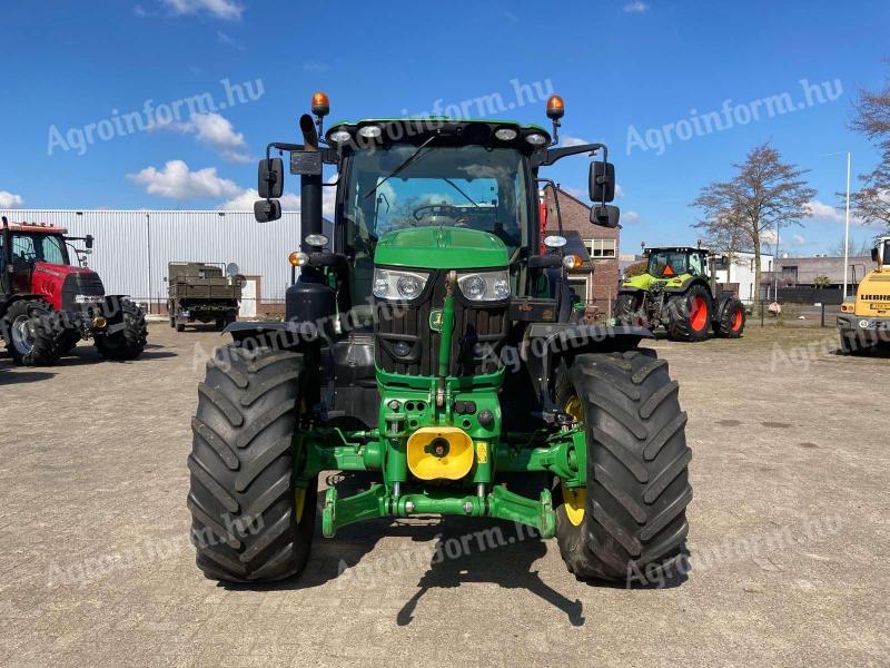 John Deere 6155R Traktor
