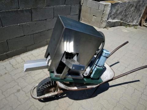 Elektromos meggymagozó Elektromos meggymagozó