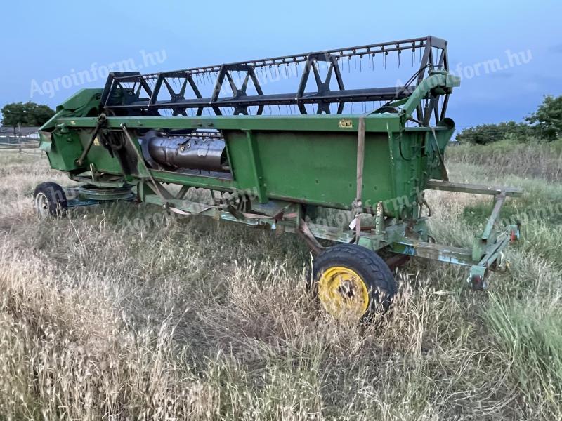 John Deere 818 gabonavágóasztal
