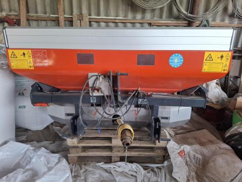 Kubota DSM műtrágyaszóró (Kverneland) Kubota DSM műtrágyaszóró (Kverneland)