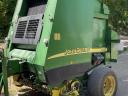 John Deere bálázó